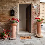 L'arco Del Pellegrino * Monteroni d'Arbia